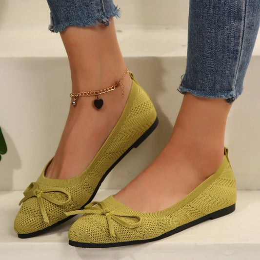 Die elastischen Ballerinas Esiadra (Absatz 1 cm)